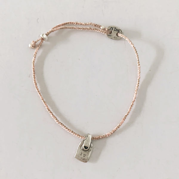 s, tag bracelet ( creamy beige pink )